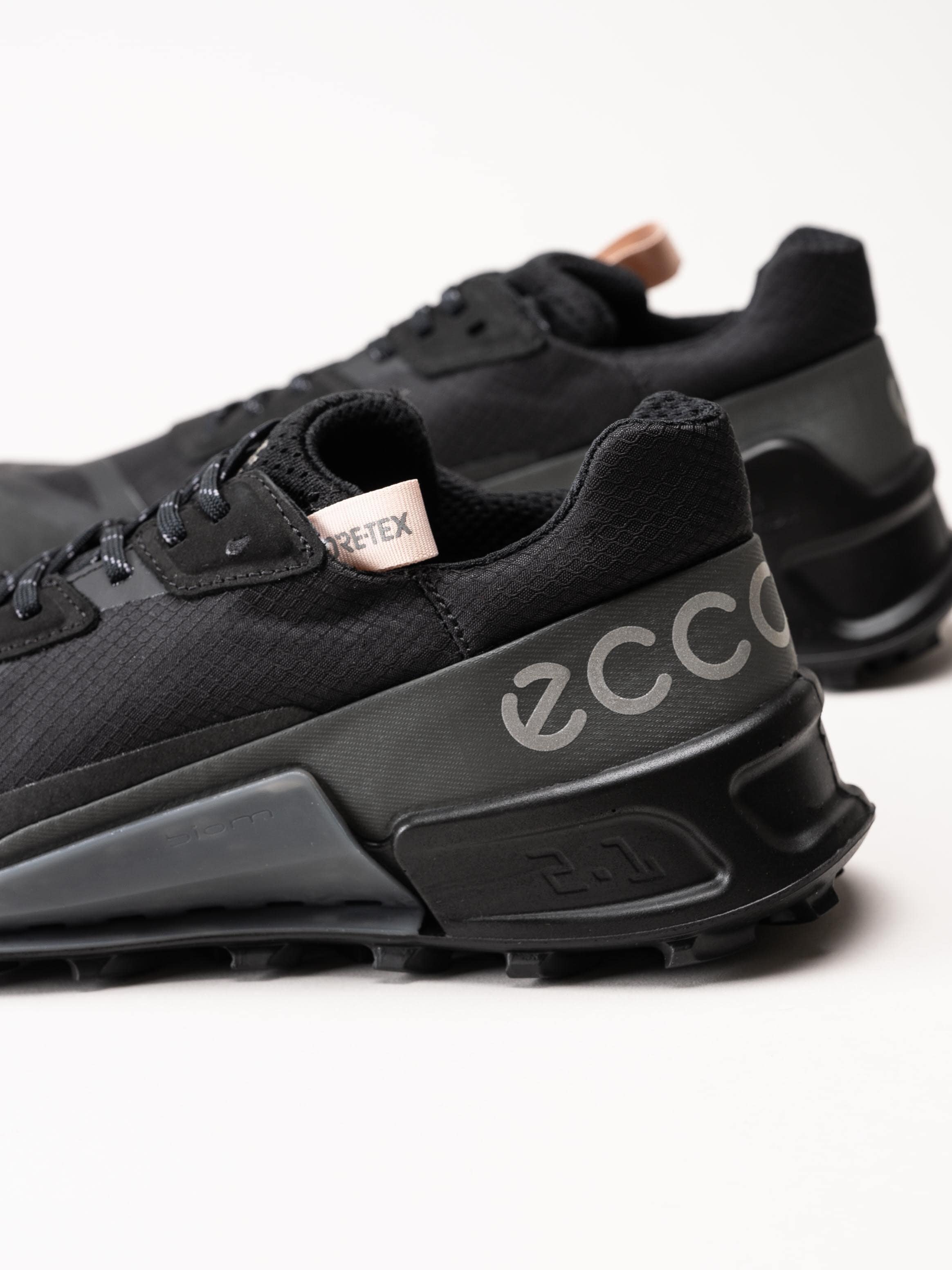 Ecco - Biom 2.1 X Country W GTX - Svarta sportiga sneakers med Gore-Tex