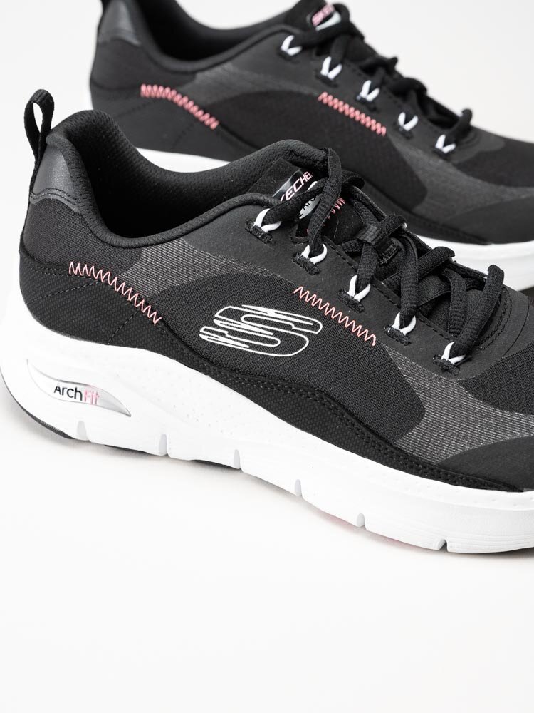 Skechers - Arch Fit Cool Oasis - Svarta sportiga sneakers i textil