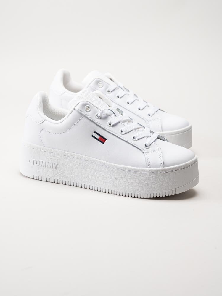 Tommy Hilfiger - Platform ESS - Vita platåsneakers i skinn och syntet