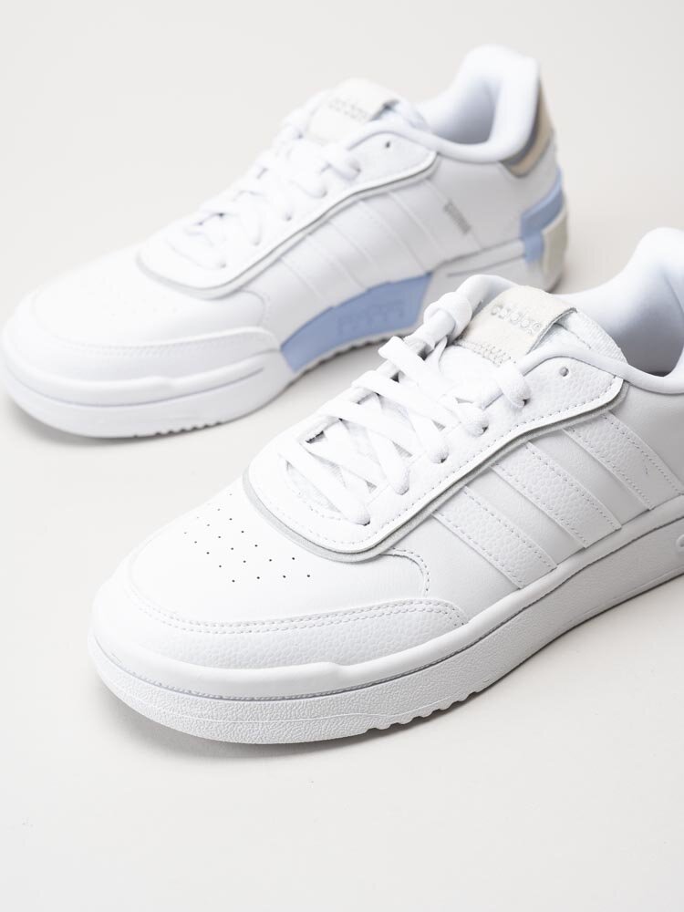 Adidas - PostMove SE - Vita sneakers i skinnimitation