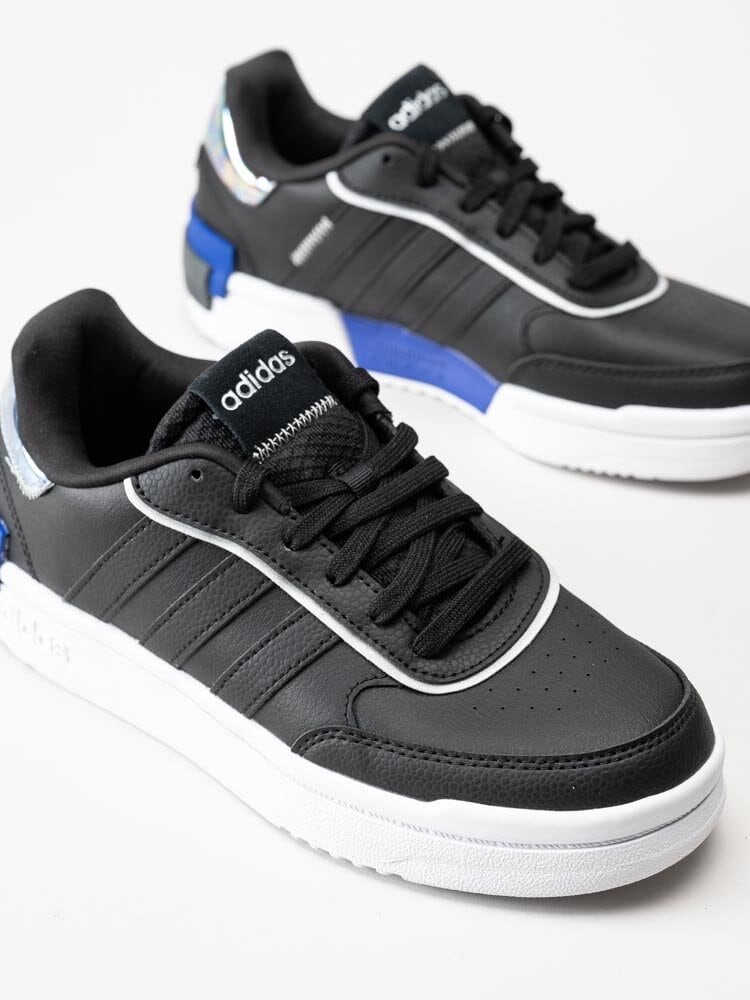 Adidas - PostMove SE - Svarta sneakers i skinnimitation