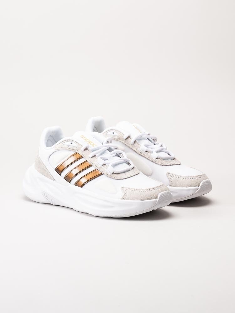 Adidas - Ozelle - Vita sneakers med kopparfärgade stripes