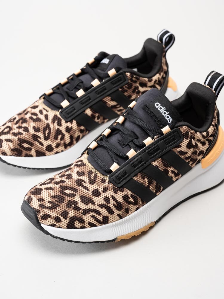 Adidas - Racer TR21 - Svarta leopardmönstrade sneakers i textil