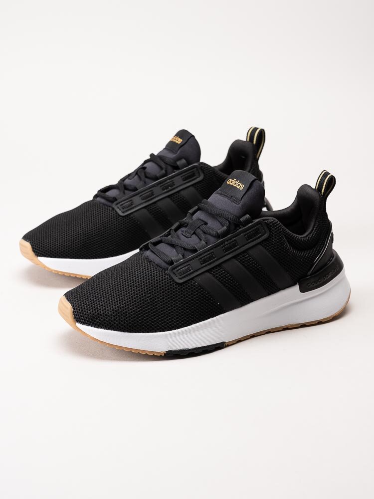 Adidas - Racer TR21 - Svarta sneakers i textil med stripes