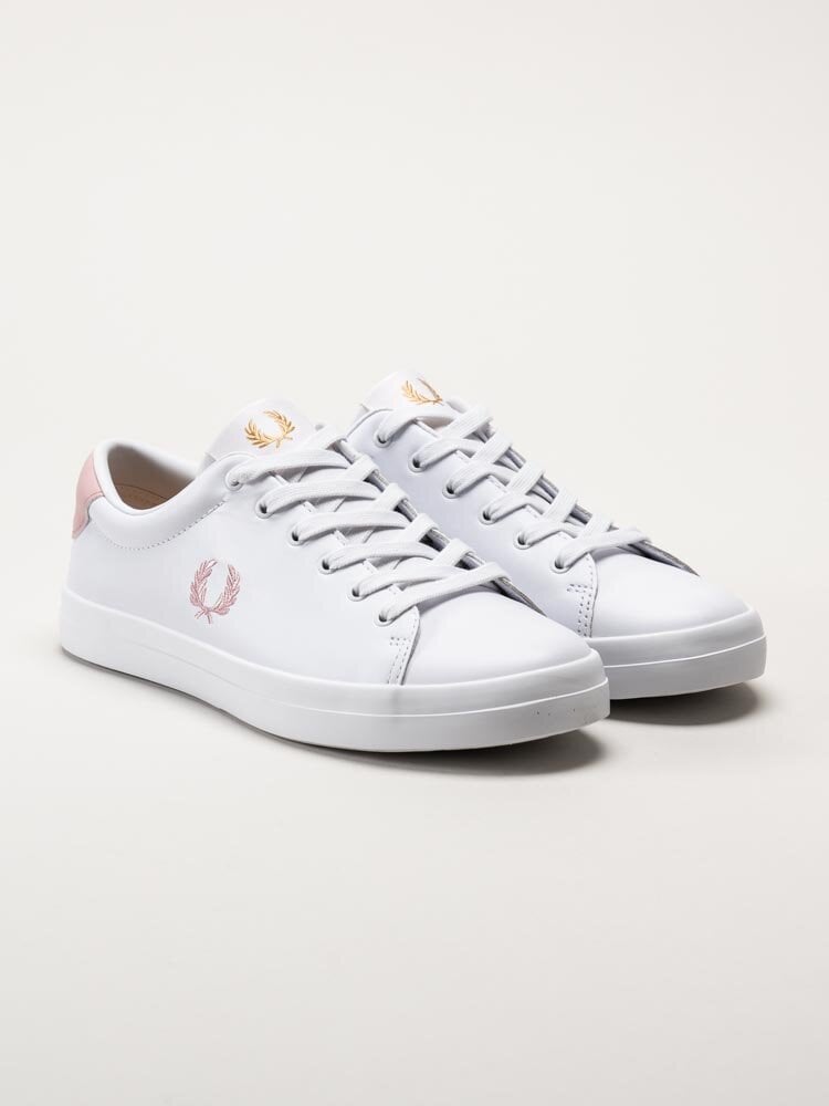 Fred Perry - Lottie Leather - Vita sneakers i skinn