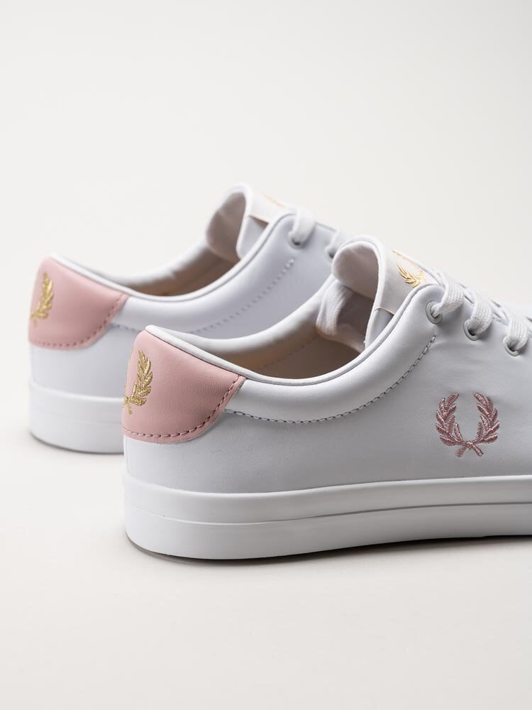 Fred Perry - Lottie Leather - Vita sneakers i skinn