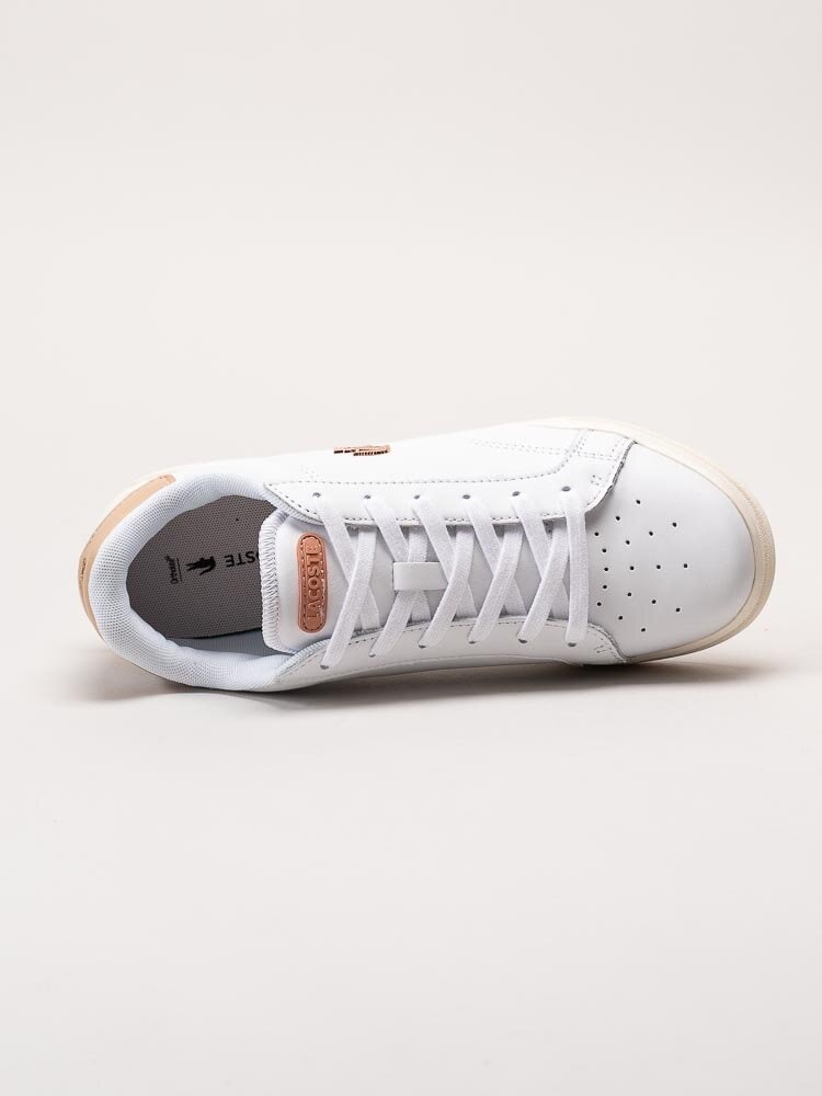 Lacoste - Twin Serve - Vita sneakers i skinn med rosa detaljer