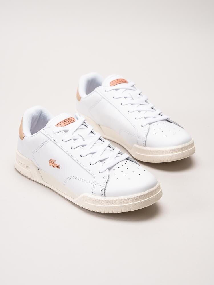 Lacoste - Twin Serve - Vita sneakers i skinn med rosa detaljer