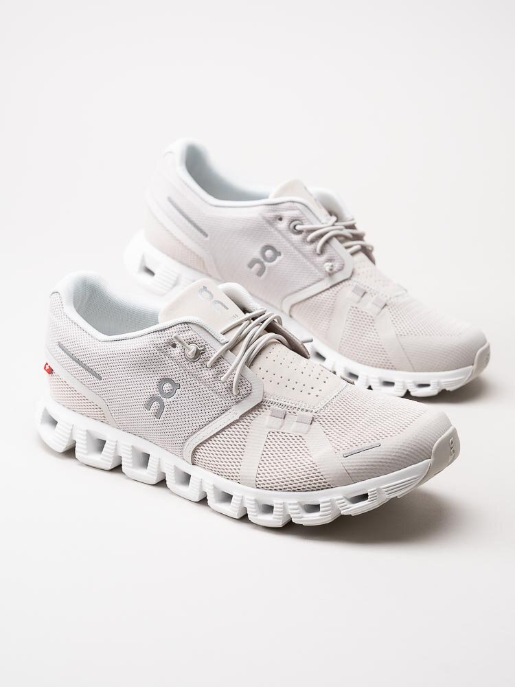 On - Cloud 5 - Off white sportiga sneakers i textil