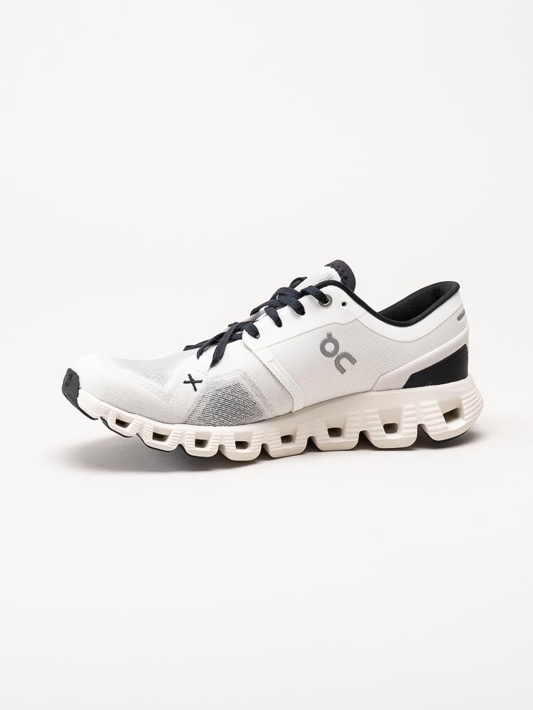On - Cloud X 3 - Vita löparskor i textil