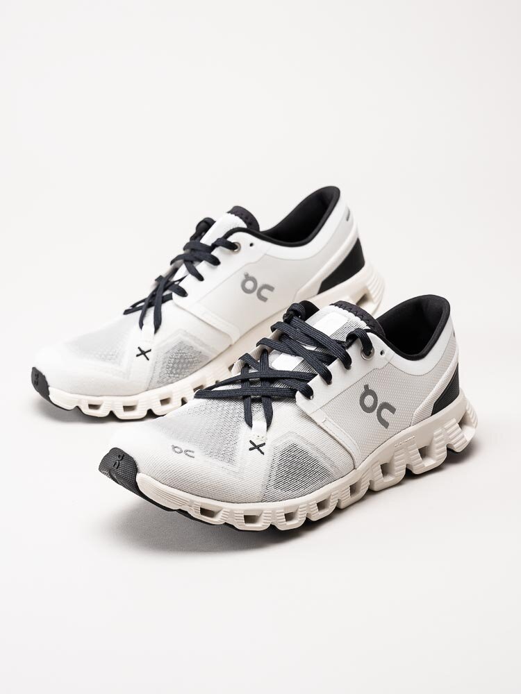 On - Cloud X 3 - Vita löparskor i textil