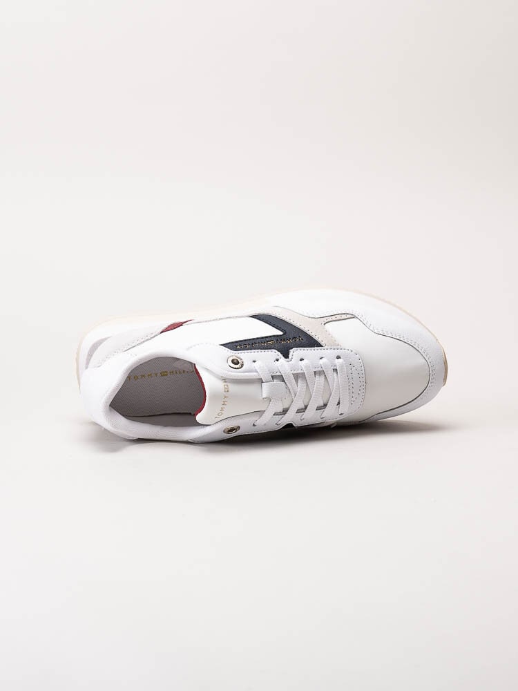 Tommy Hilfiger - Essential TH Runner - Vita sneakers i mocka och textil