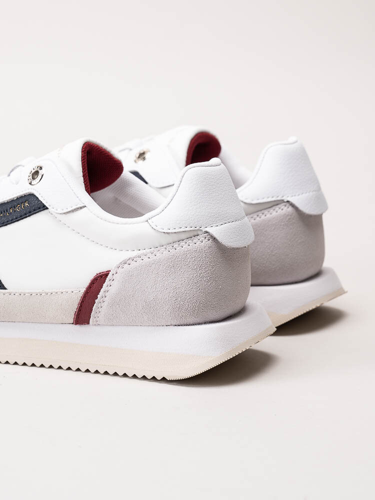 Tommy Hilfiger - Essential TH Runner - Vita sneakers i mocka och textil