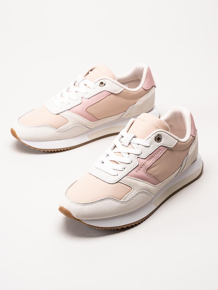 Tommy Hilfiger - Essential TH Runner - Beige sneakers med rosa detaljer