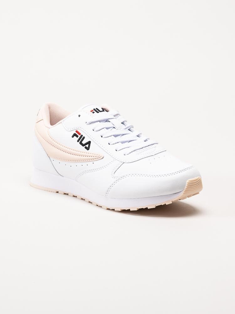 FILA - Orbit Low Wmn - Vita retrosneakers med rosa detaljer