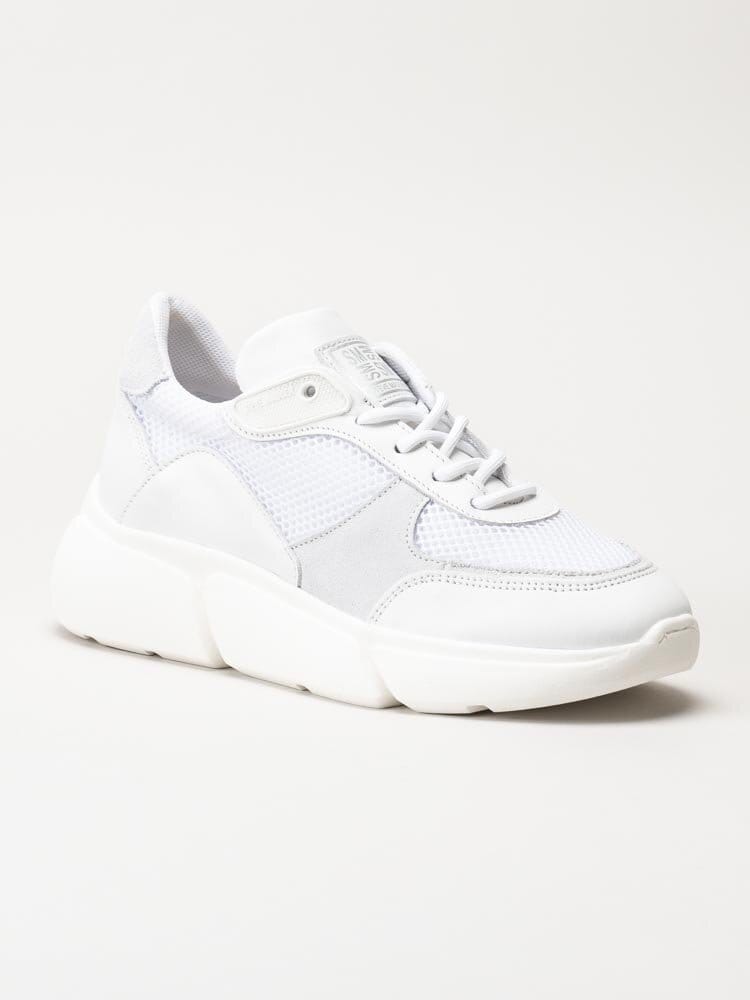 Steve Madden - Many - Vita platåsneakers i skinn