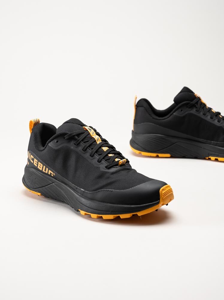 Icebug - NewRun Womens BUGrip - Svarta löparskor med dubbar