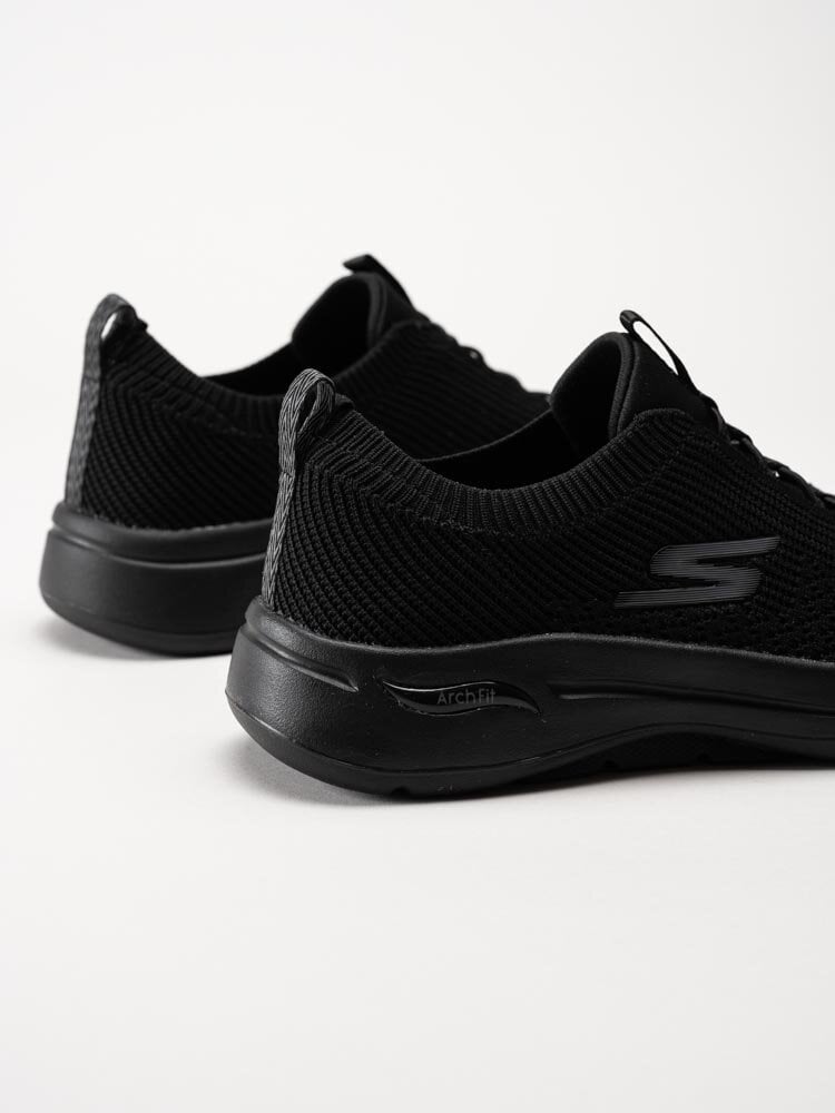 Skechers - Go Walk Arch Fit - Svarta slip on sneakers