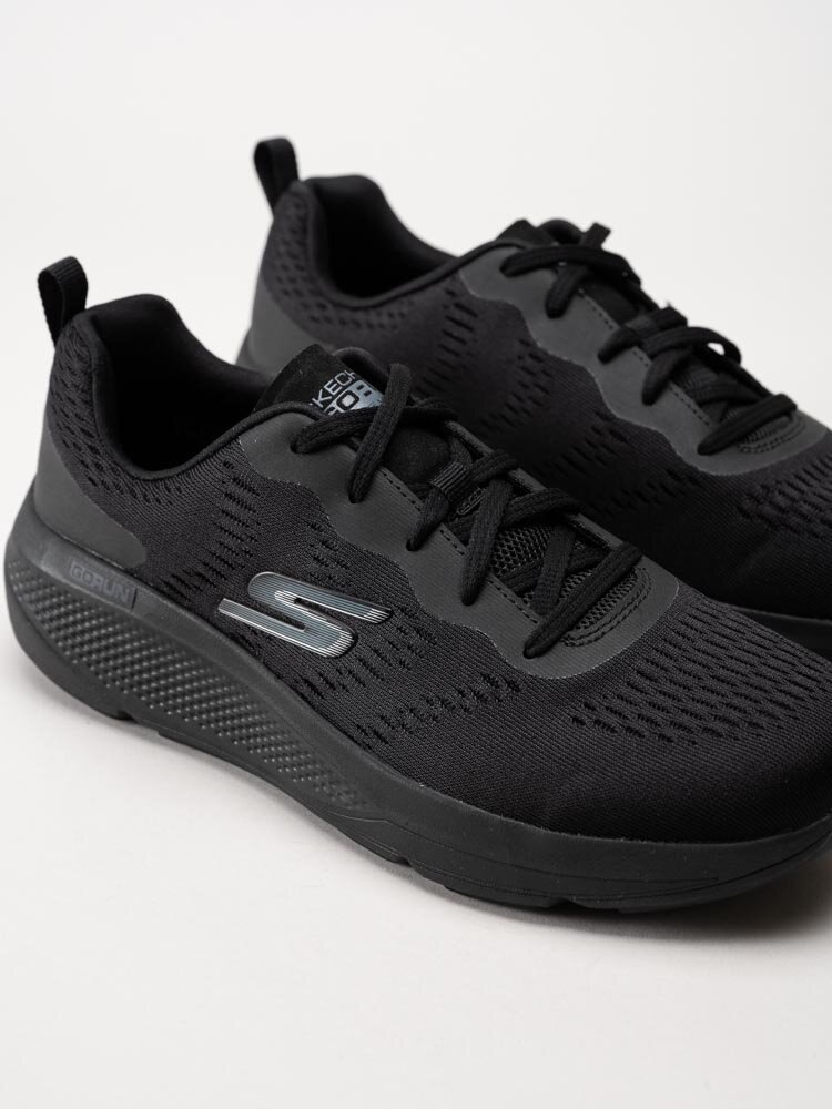 Skechers - Go Run Elevate - Svarta sportskor i textil