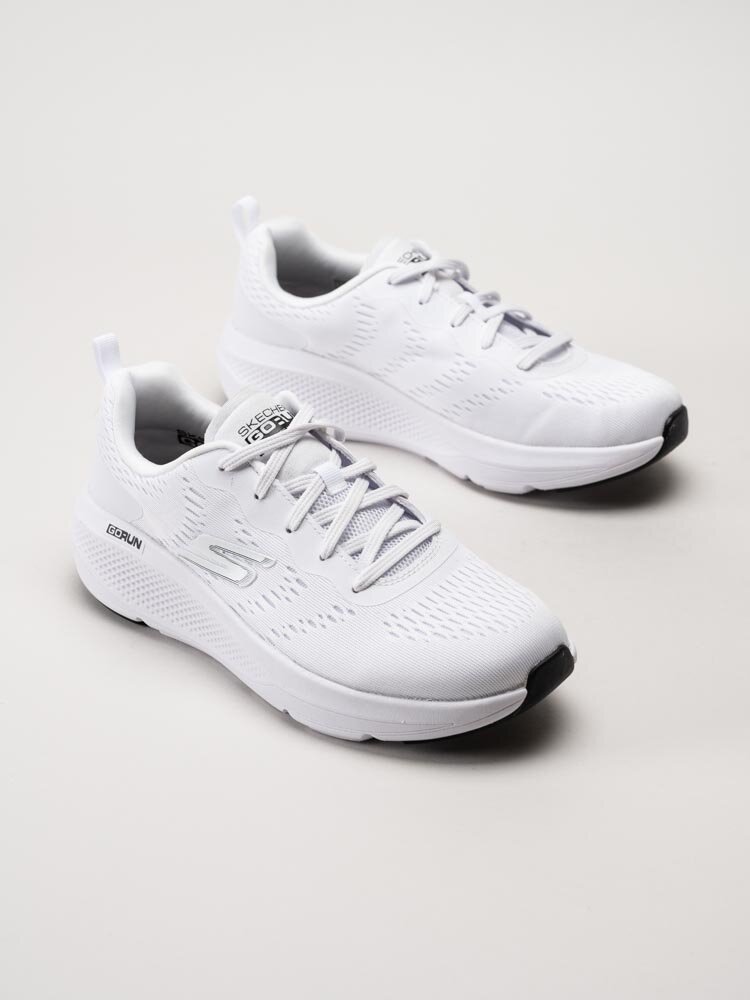 Skechers - Go Run Elevate - Vita sportskor i textil