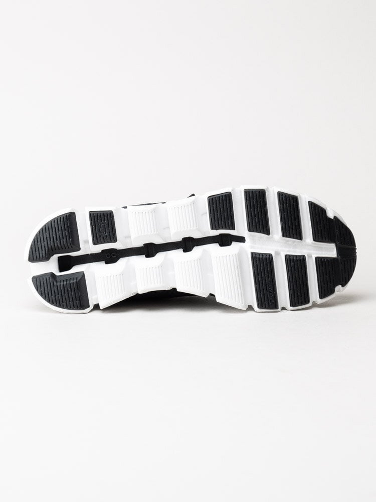 On - Cloud 5 - Svarta sportiga sneakers i textil
