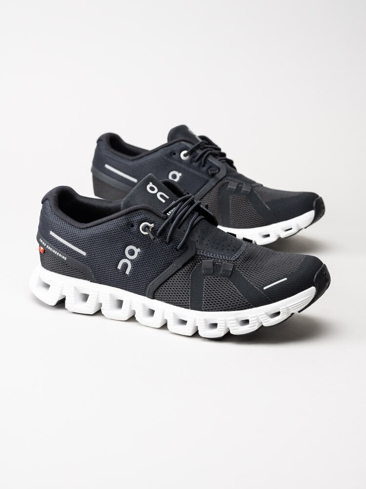 On - Cloud 5 - Svarta sportiga sneakers i textil