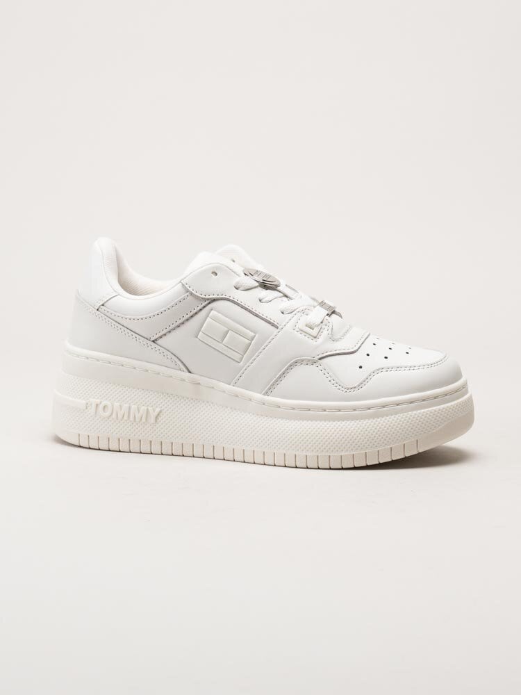 Tommy Hilfiger - Retro Basket Platform - Vita platåsneakers i skinn