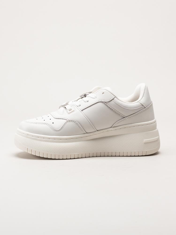 Tommy Hilfiger - Retro Basket Platform - Vita platåsneakers i skinn