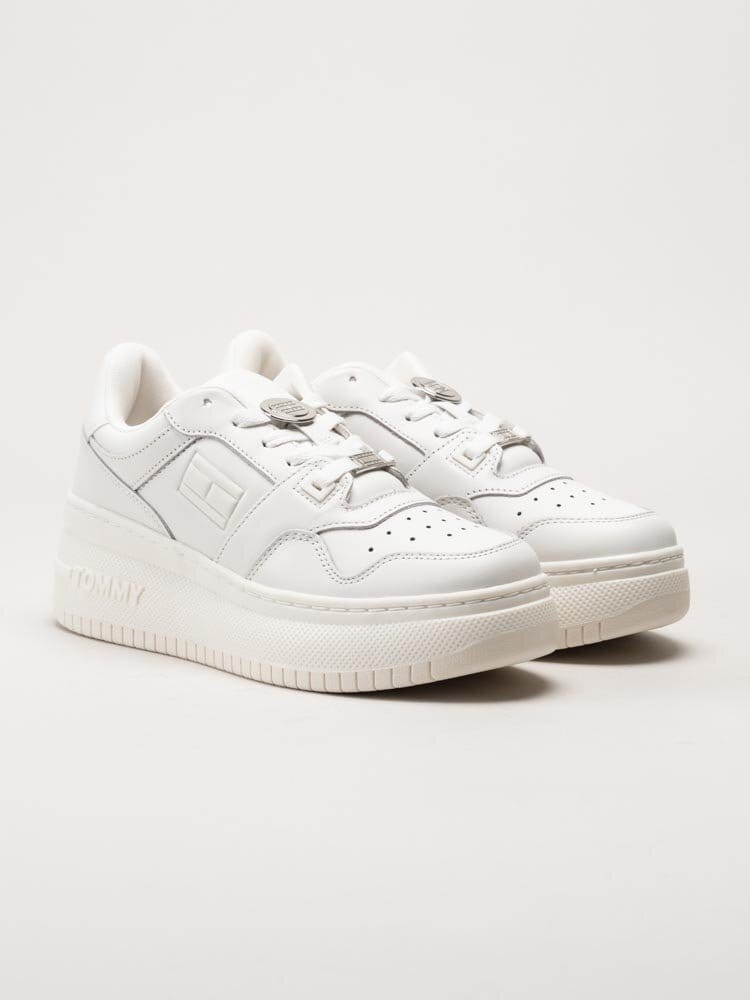 Tommy Hilfiger - Retro Basket Platform - Vita platåsneakers i skinn