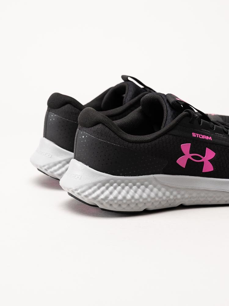 Under Armour - W Charged Rogue 3 - Svarta sneakers i textil