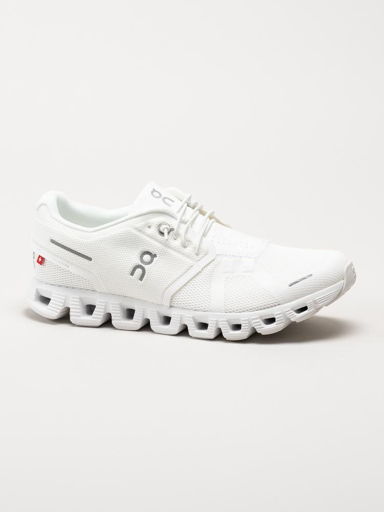 On - Cloud 5 - Vita sportiga sneakers i textil