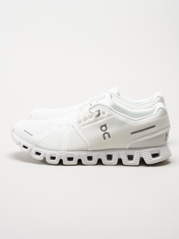 On - Cloud 5 - Vita sportiga sneakers i textil