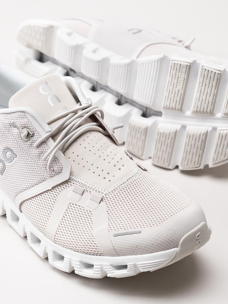 On - Cloud 5 - Off white sportiga sneakers i textil