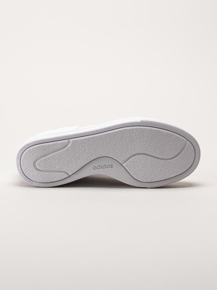Adidas - Court Platform - Vita sneakers i skinnimitation