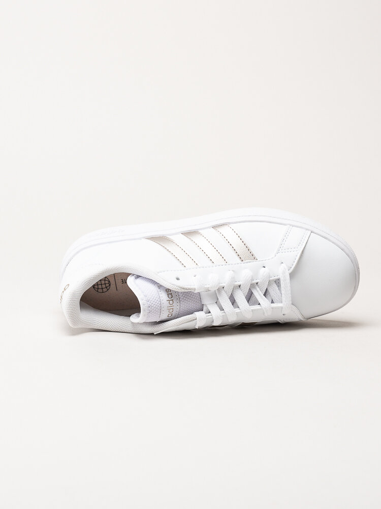 Adidas - Grand Court Base 2.0 - Vita sneakers i skinnimitation