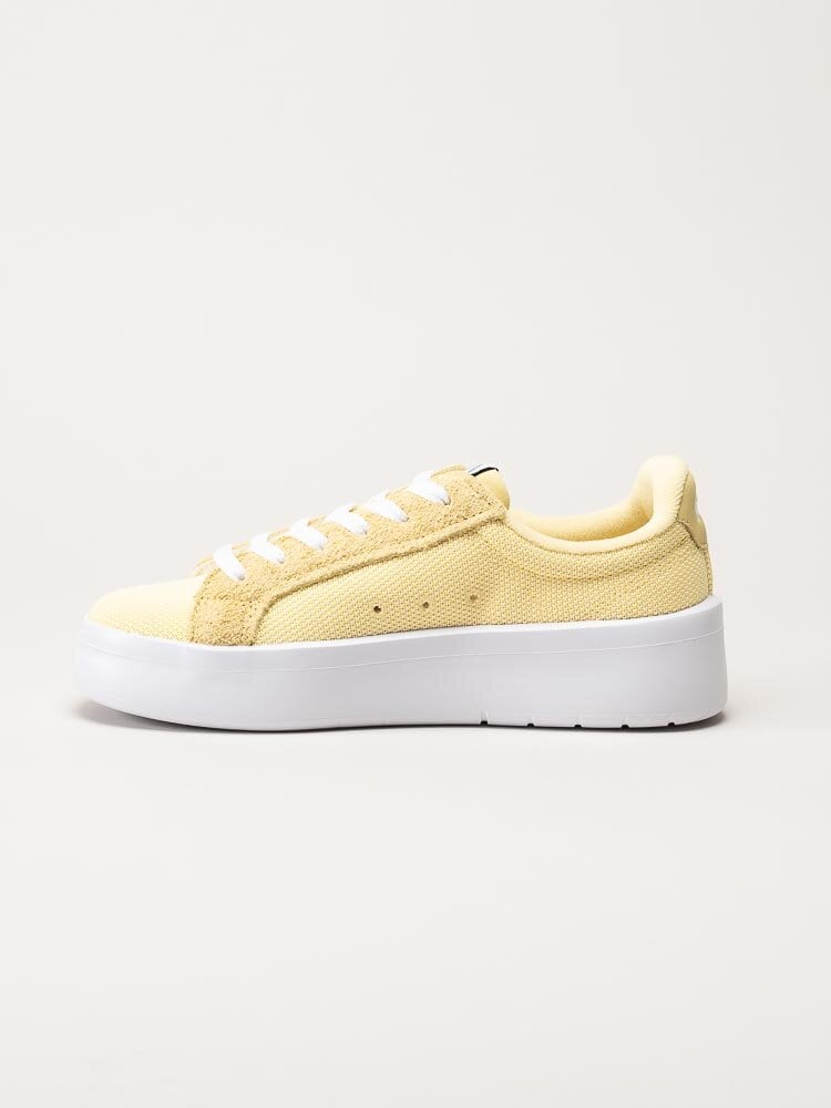 Lacoste - Gula platåsneakers i textil