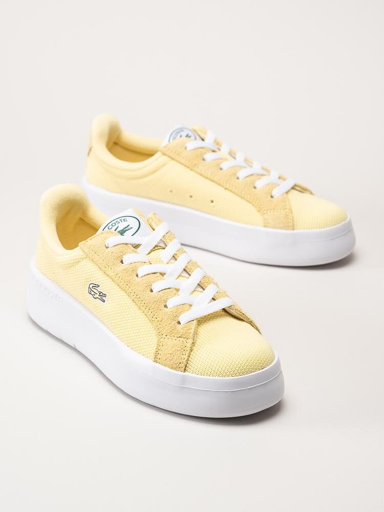 Lacoste - Gula platåsneakers i textil