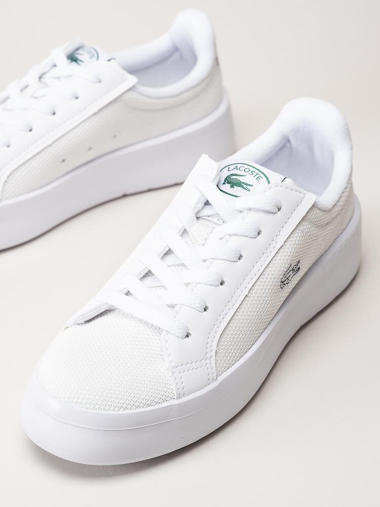 Lacoste - Vita platåsneakers i textil