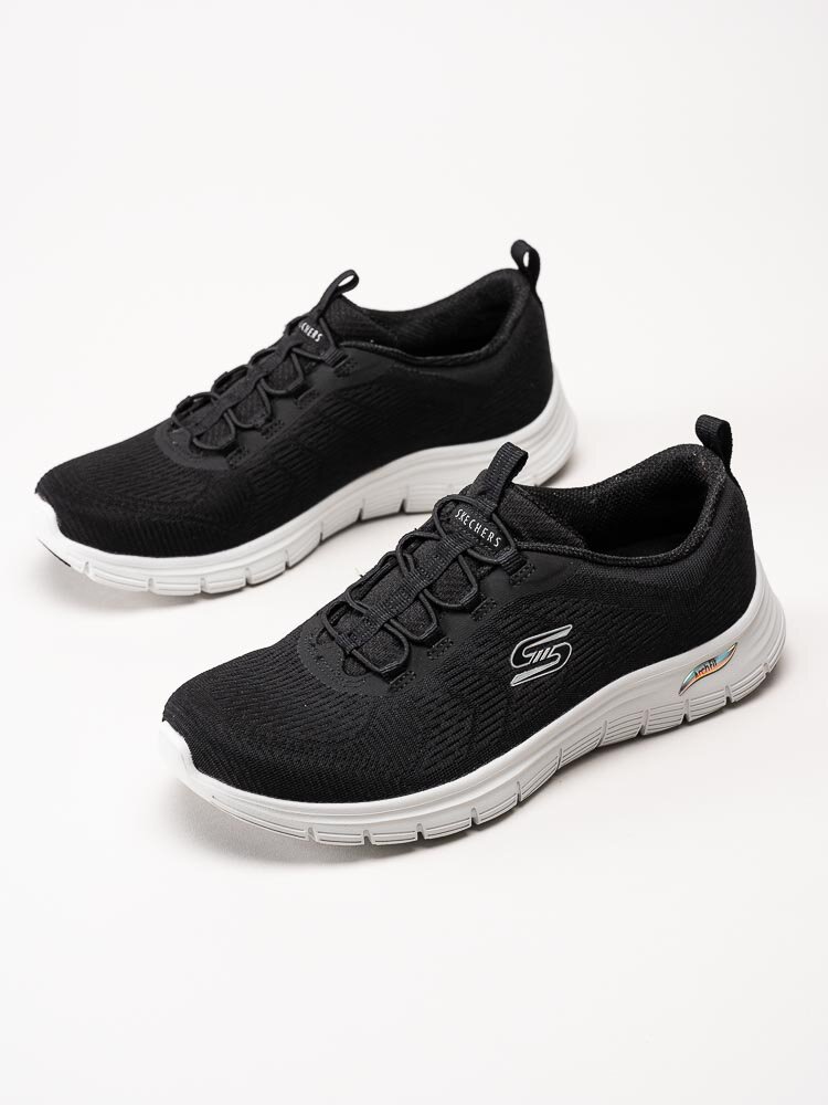 Skechers - Arch Fit Vista - Svarta sportskor i textil