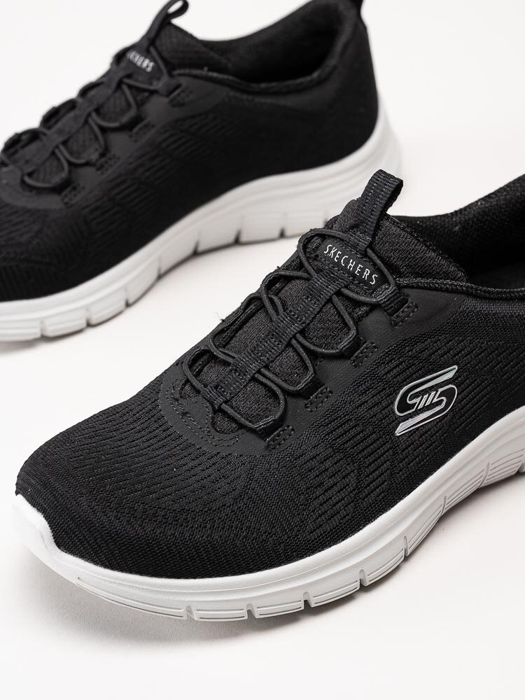 Skechers - Arch Fit Vista - Svarta sportskor i textil