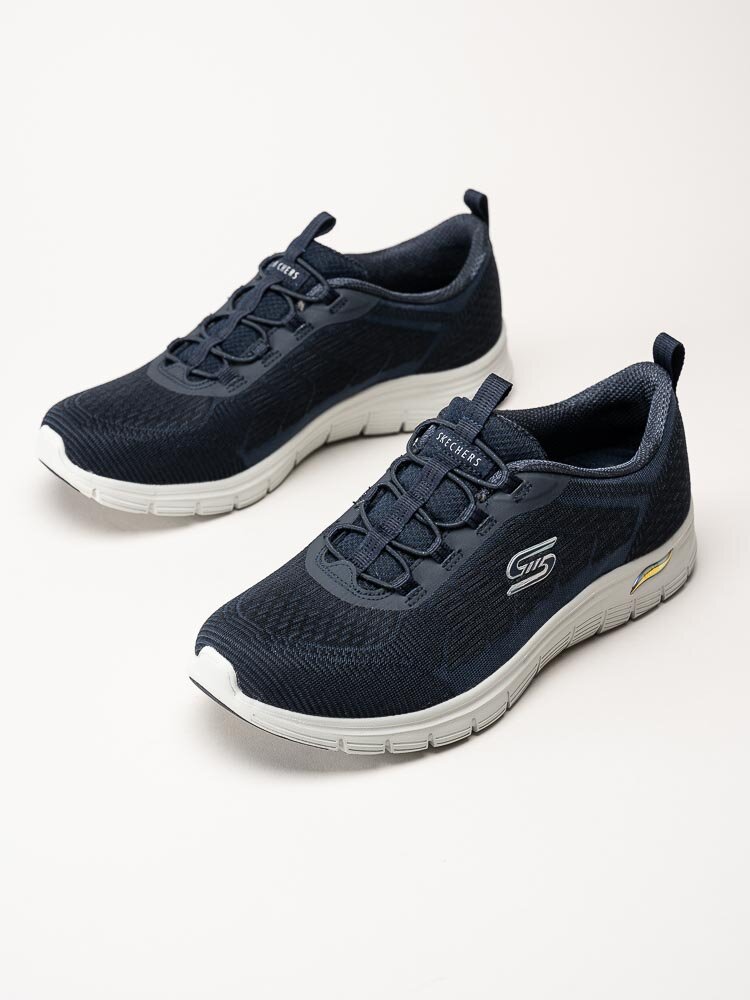 Skechers - Arch Fit Vista - Mörkblå sportskor i textil