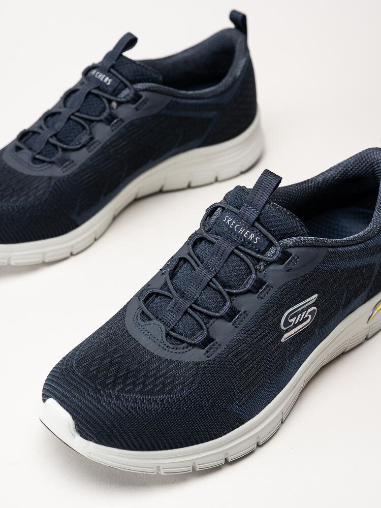 Skechers - Arch Fit Vista - Mörkblå sportskor i textil