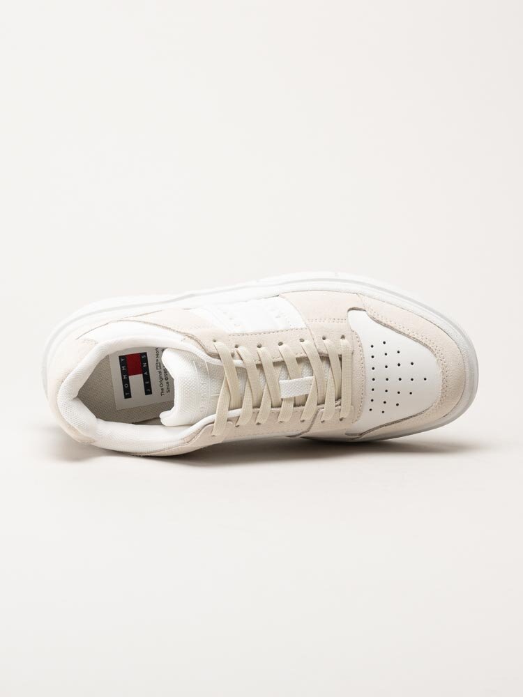 Tommy Hilfiger - The Brooklyn Suede - Vit beige sneakers i mocka