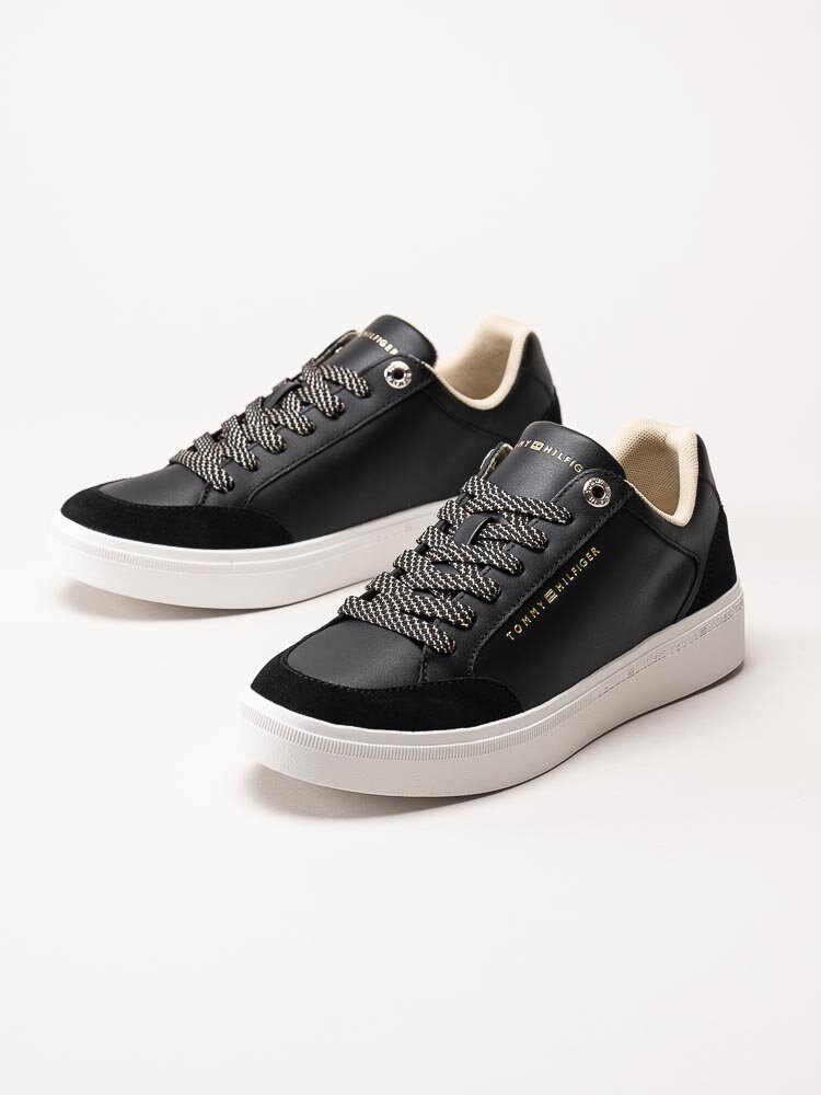 Tommy Hilfiger - TH Seasonal Court Sneaker - Svarta sneakers i skinn