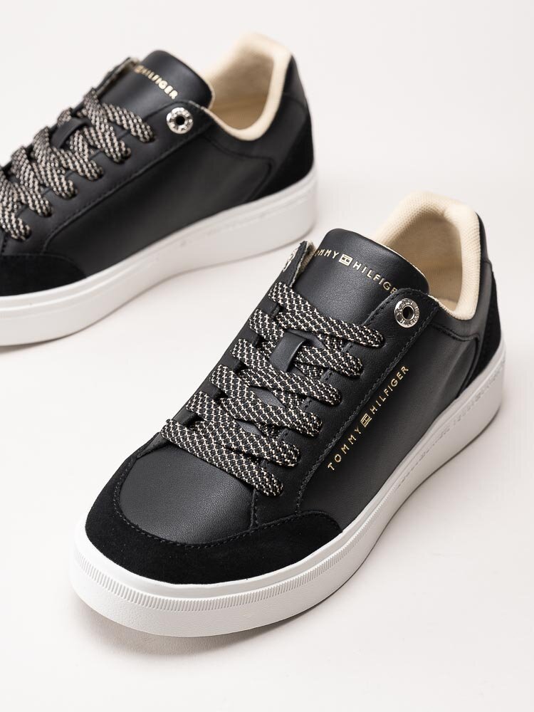 Tommy Hilfiger - TH Seasonal Court Sneaker - Svarta sneakers i skinn