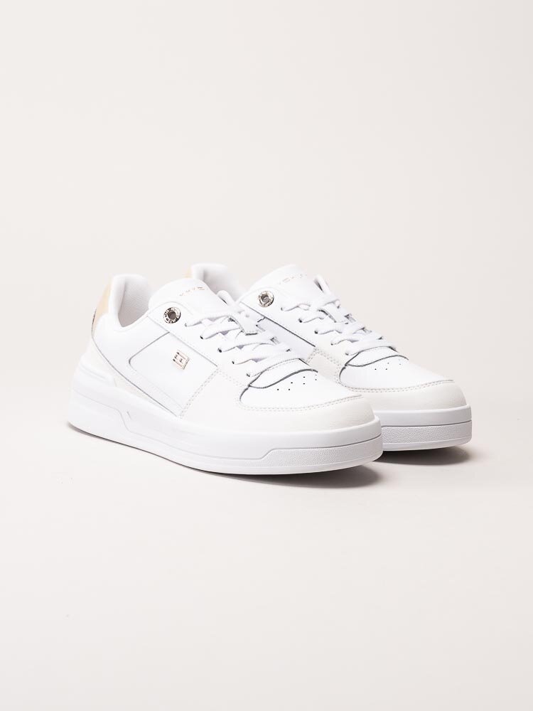 Tommy Hilfiger - TH Essential Basket Sneaker - Vita sneakers i skinn