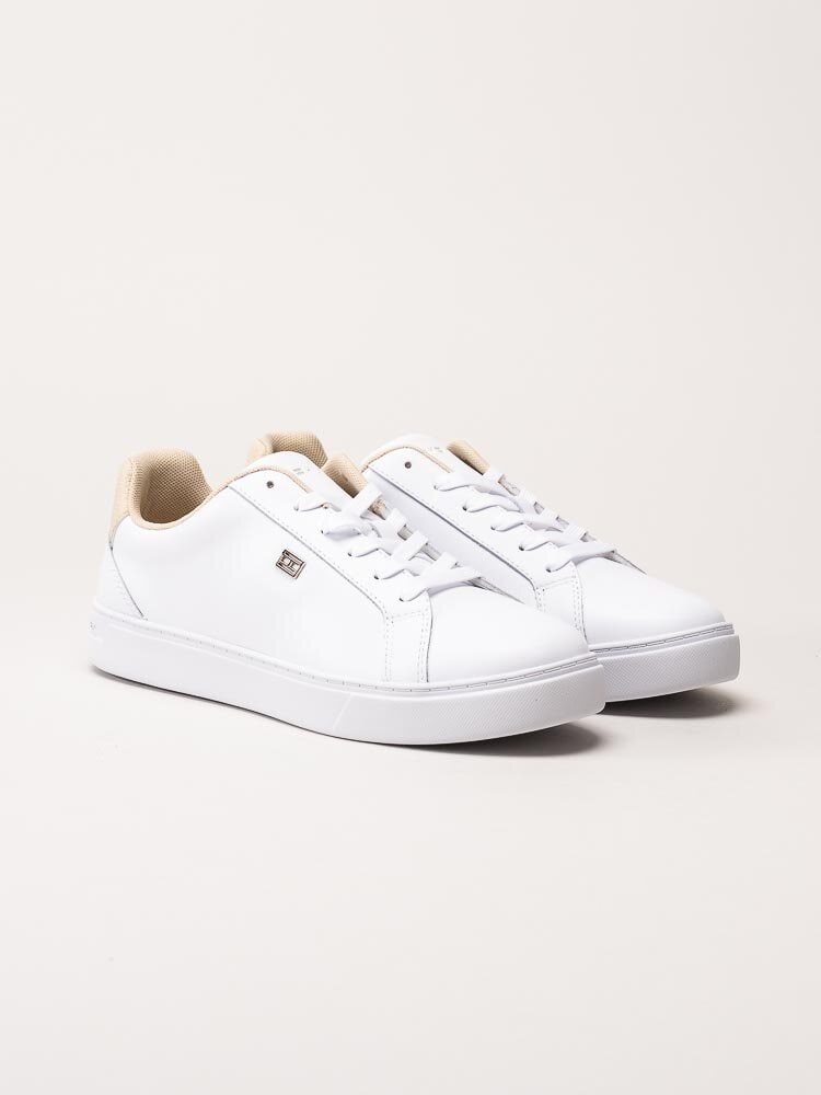 Tommy Hilfiger - TH Essential Court Sneaker - Vita sneakers i skinn