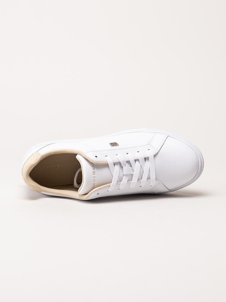 Tommy Hilfiger - TH Essential Court Sneaker - Vita sneakers i skinn