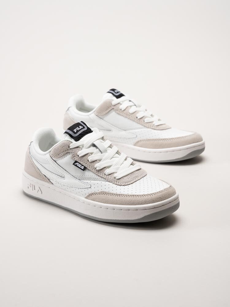 FILA - Sevaro S Wmn - Vit grå sneakers i skinn och mocka