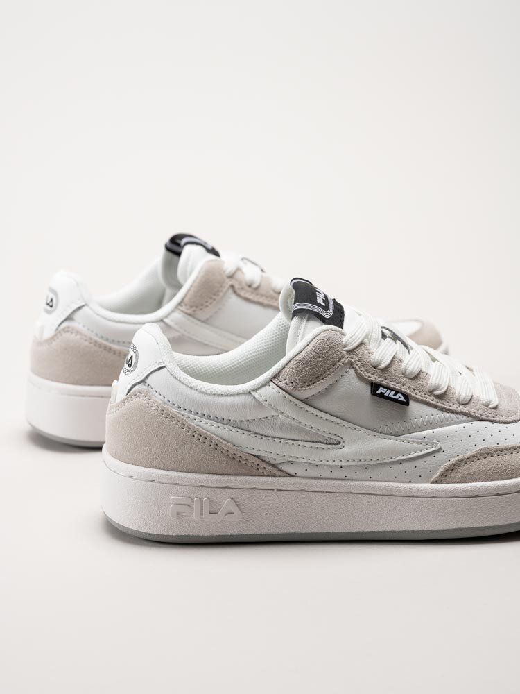 FILA - Sevaro S Wmn - Vit grå sneakers i skinn och mocka